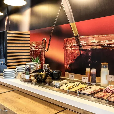 Ibis Le Bourget 3*