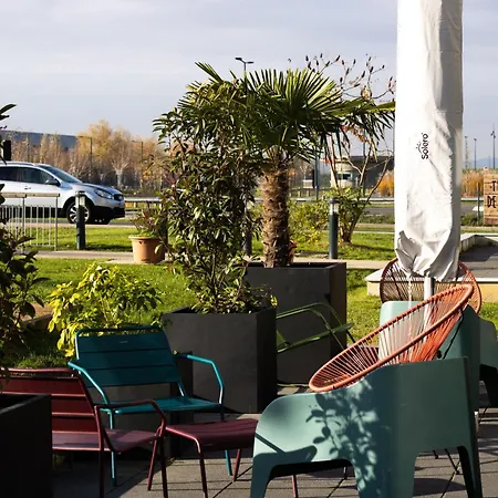 Отель Ibis Le Bourget