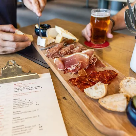 Отель Ibis Le Bourget Гонес