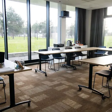 Ibis Le Bourget Отель