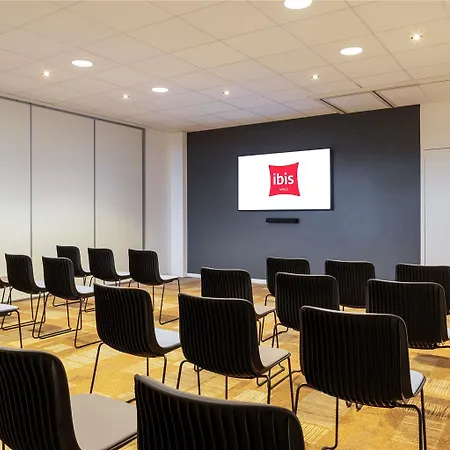 Отель Ibis Le Bourget 3*