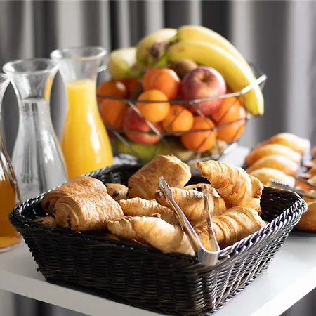 Ibis Le Bourget 3* Гонес