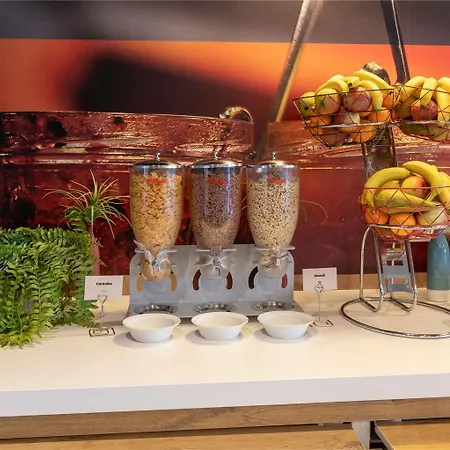 Ibis Le Bourget Отель