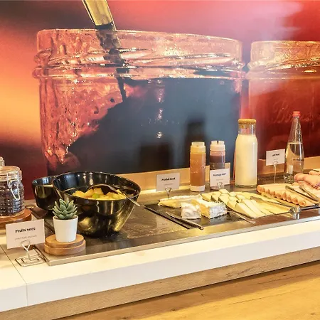 Отель Ibis Le Bourget Гонес