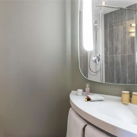 Отель Ibis Le Bourget 3*