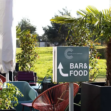 Ibis Le Bourget Гонес