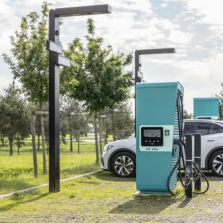 Отель Ibis Le Bourget Гонес