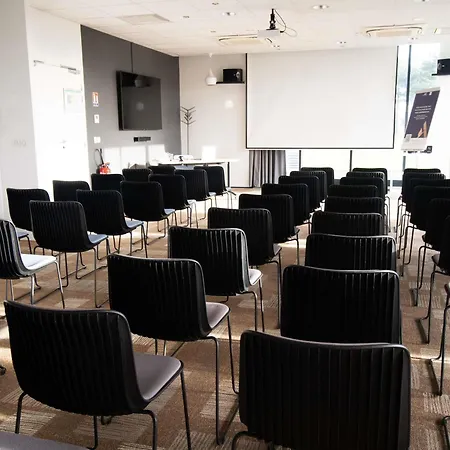 Ibis Le Bourget فندق