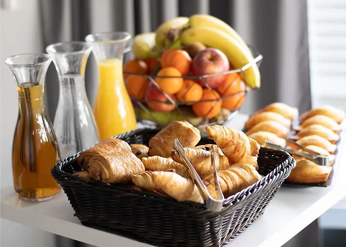 Ibis Le Bourget 3* Гонес