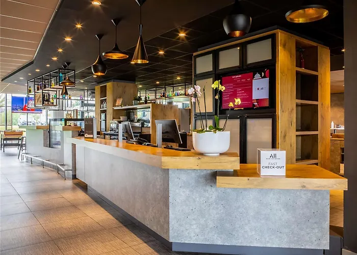 Отель Ibis Le Bourget 3*
