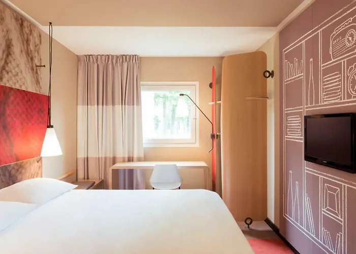 Ibis Le Bourget 3*